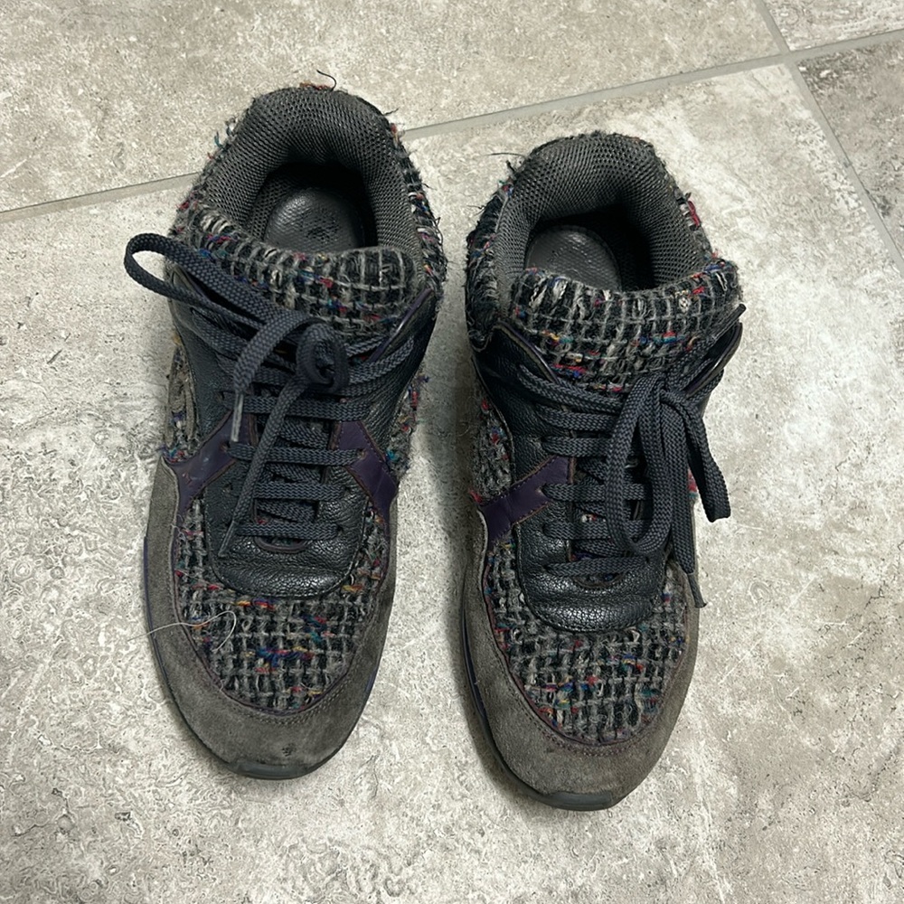 Chanel sneaker